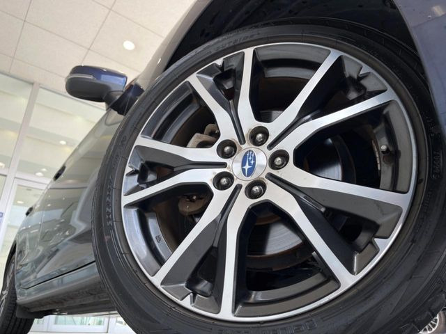 �y����17�C���`�A���~�z�C�[���z�O�ςɃ}�b�`���������A���~�z�C�[���𑕒����Ă���܂��B�e��ЊO�A���~�z�C�[����A�X�^�b�h���X�^�C�����戵�����Ă���܂��B���񂲑��k����������