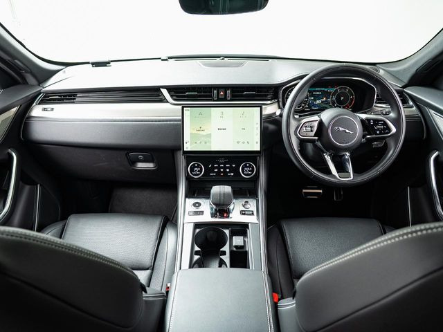 FペイスRダイナミック SE 2.0L D200 ディーゼル 4WD