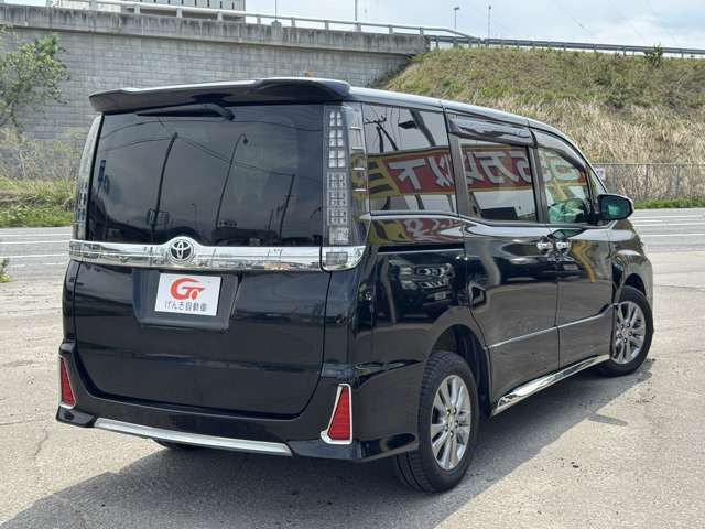 ヴォクシー2.0 ZS 煌 4WD
