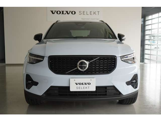 XC40ウルトラ B4 AWD ダークエディション 4WD