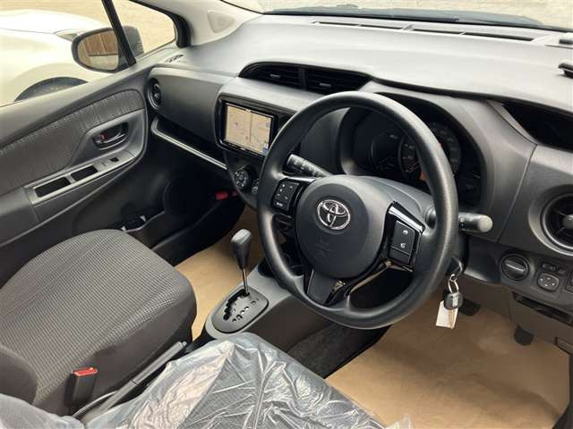 ヴィッツ1.3 F 4WD