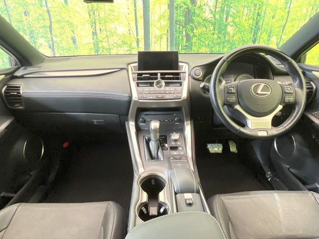 NX200t Fスポーツ