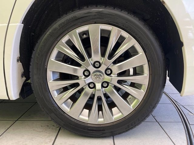 �y����18�C���`�A���~�z�C�[���z�O�ςɃ}�b�`���������A���~�z�C�[���𑕒����Ă���܂��B�e��ЊO�A���~�z�C�[����A�X�^�b�h���X�^�C�����戵�����Ă���܂��B���񂲑��k����������