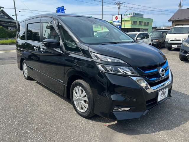 セレナ1.2 e-POWER ハイウェイスターV
