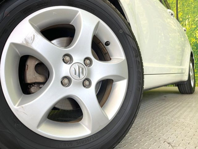 �y�����A���~�z�C�[���z�O�ςɃ}�b�`���������A���~�z�C�[���𑕒����Ă���܂��B�e��ЊO�A���~�z�C�[����A�X�^�b�h���X�^�C�����戵�����Ă���܂��B���񂲑��k����������