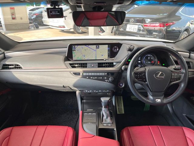 ES300h Fスポーツ