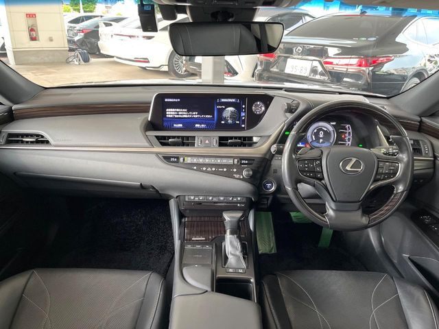 ES300h バージョンL