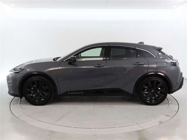 クラウンスポーツ2.5 Z E-Four 4WD