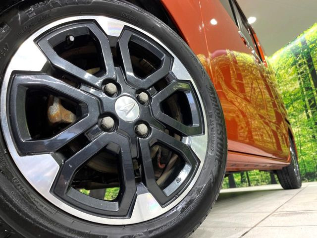 �y����15�C���`�A���~�z�C�[���z�O�ςɃ}�b�`���������A���~�z�C�[���𑕒����Ă���܂��B�e��ЊO�A���~�z�C�[����A�X�^�b�h���X�^�C�����戵�����Ă���܂��B���񂲑��k����������