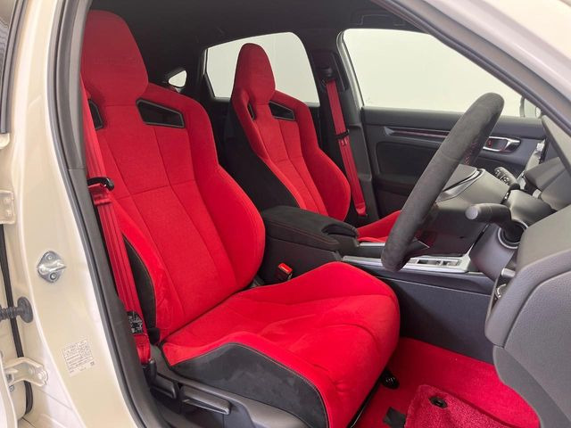 �^�]�Ȃ܂��ɂ͏\���ȃX�y�[�X������A�啿�ȕ��ł��������^�]���Ă�����������ł��B