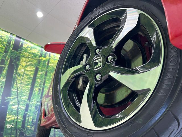 �y����15�C���`�A���~�z�C�[���z�O�ςɃ}�b�`���������A���~�z�C�[���𑕒����Ă���܂��B�e��ЊO�A���~�z�C�[����A�X�^�b�h���X�^�C�����戵�����Ă���܂��B���񂲑��k����������