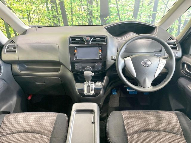 セレナ2.0 ハイウェイスター Vセレクション+Safety S-HYBRID