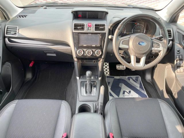フォレスター2.0 XT アイサイト 4WD
