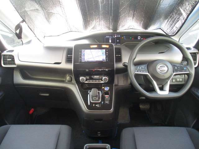 セレナ1.2 e-POWER XV