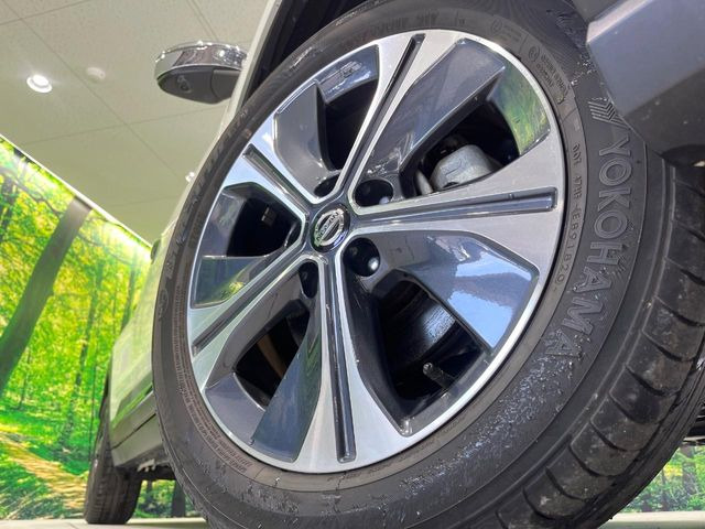 �y����17�C���`�A���~�z�C�[���z�O�ςɃ}�b�`���������A���~�z�C�[���𑕒����Ă���܂��B�e��ЊO�A���~�z�C�[����A�X�^�b�h���X�^�C�����戵�����Ă���܂��B���񂲑��k����������