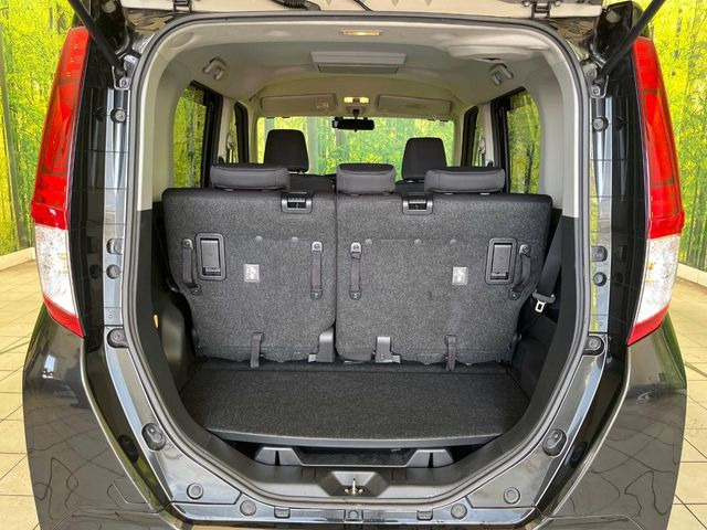 普段のお買い物や通勤、送迎等に十分な荷室スペースを確保しております。セカンドシートを倒すと、大きな荷物の積載も可能です♪