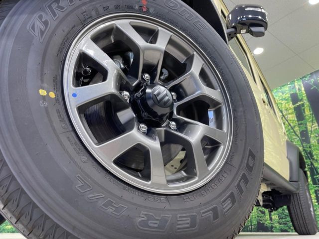 �y����15�C���`�A���~�z�C�[���z�O�ςɃ}�b�`���������A���~�z�C�[���𑕒����Ă���܂��B�e��ЊO�A���~�z�C�[����A�X�^�b�h���X�^�C�����戵�����Ă���܂��B���񂲑��k����������
