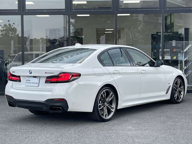 5シリーズセダンM550i xドライブ 4WD