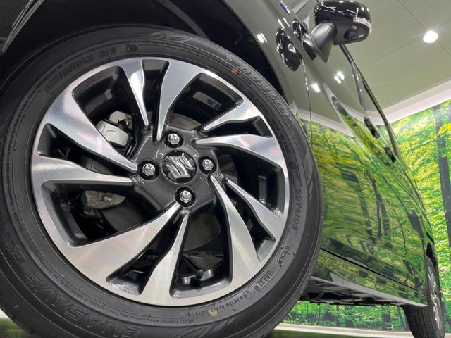 �y����15�C���`�A���~�z�C�[���z�O�ςɃ}�b�`���������A���~�z�C�[���𑕒����Ă���܂��B�e��ЊO�A���~�z�C�[����A�X�^�b�h���X�^�C�����戵�����Ă���܂��B���񂲑��k����������