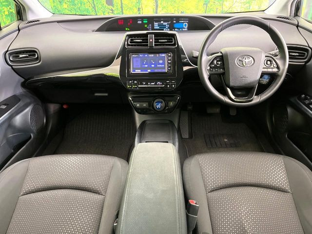 プリウス1.8 S