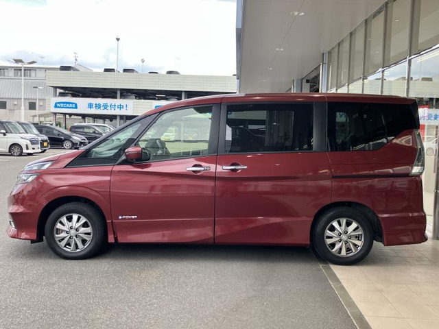 セレナ1.2 e-POWER ハイウェイスターV