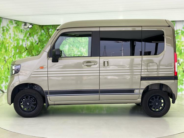 N-VAN+スタイル ファン ターボ  4WD