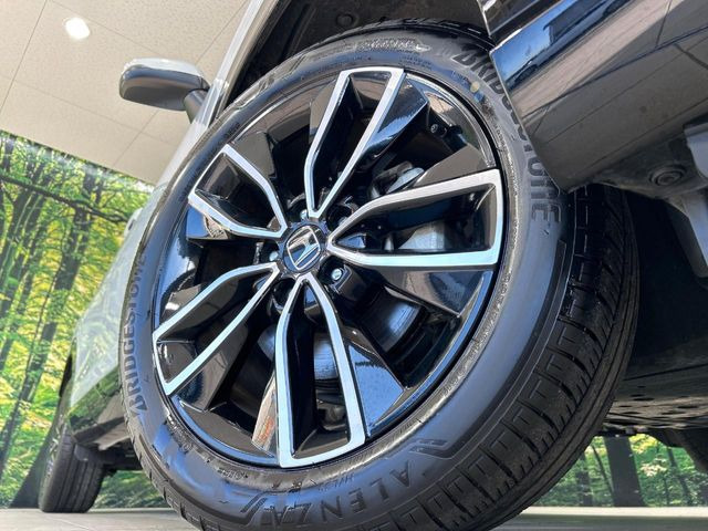 �y����18�C���`�A���~�z�C�[���z�O�ςɃ}�b�`���������A���~�z�C�[���𑕒����Ă���܂��B�e��ЊO�A���~�z�C�[����A�X�^�b�h���X�^�C�����戵�����Ă���܂��B���񂲑��k����������