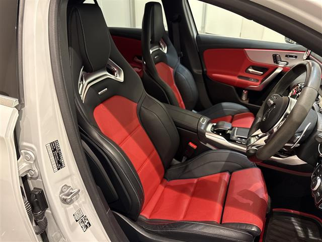 AクラスAMG A45 S 4マチックプラス 4WD