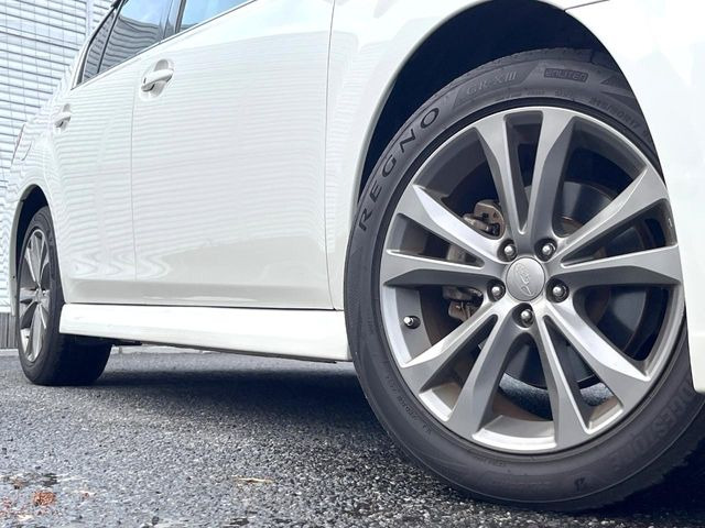 �y�����A���~�z�C�[���z�O�ςɃ}�b�`���������A���~�z�C�[���𑕒����Ă���܂��B�e��ЊO�A���~�z�C�[����A�X�^�b�h���X�^�C�����戵�����Ă���܂��B���񂲑��k����������