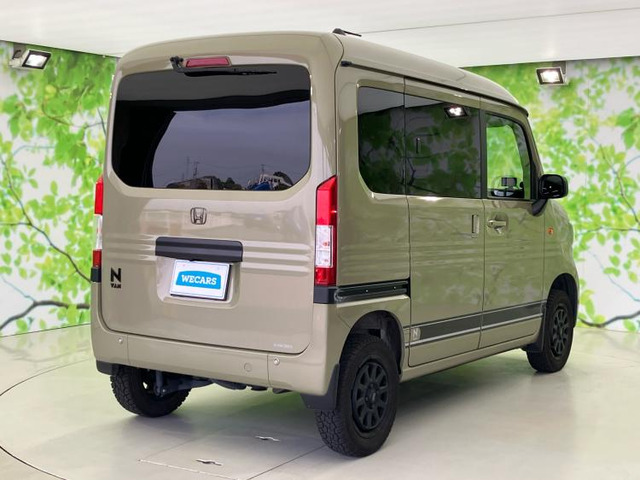 N-VAN+スタイル ファン ターボ  4WD