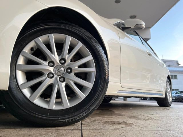 �y����16�C���`�A���~�z�C�[���z�O�ςɃ}�b�`���������A���~�z�C�[���𑕒����Ă���܂��B�e��ЊO�A���~�z�C�[����A�X�^�b�h���X�^�C�����戵�����Ă���܂��B���񂲑��k����������