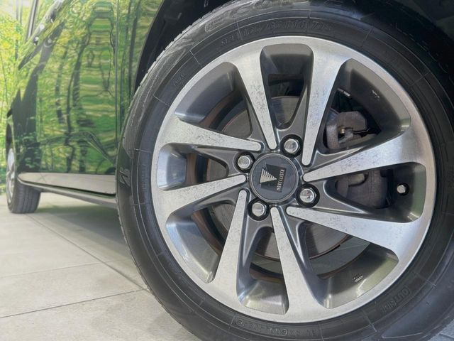 �y14�C���`�A���~�z�C�[���z�O�ςɃ}�b�`�����A���~�z�C�[���𑕒����Ă���܂��B�e��A���~�z�C�[����A�X�^�b�h���X�^�C�����戵�����Ă���܂��B���񂲑��k����������