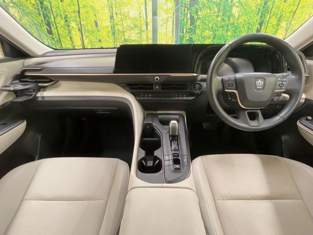 クラウンクロスオーバー2.5 G アドバンスト レザー パッケージ E-Four 4WD