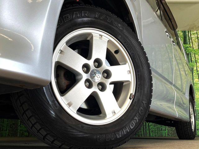 �y�����A���~�z�C�[���z�O�ςɃ}�b�`���������A���~�z�C�[���𑕒����Ă���܂��B�e��ЊO�A���~�z�C�[����A�X�^�b�h���X�^�C�����戵�����Ă���܂��B���񂲑��k����������