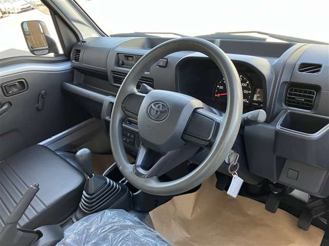 ピクシストラックスタンダード 4WD