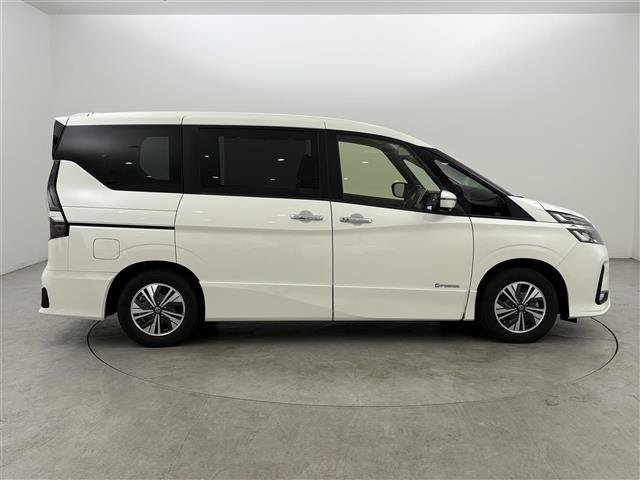 セレナ1.2 e-POWER ハイウェイスターV