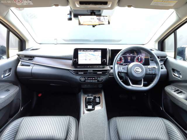 ノートオーラ1.2 G FOUR レザーエディション 4WD