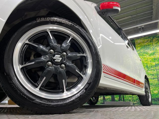 �y����15�C���`�A���~�z�C�[���z�O�ςɃ}�b�`���������A���~�z�C�[���𑕒����Ă���܂��B�e��ЊO�A���~�z�C�[����A�X�^�b�h���X�^�C�����戵�����Ă���܂��B���񂲑��k����������