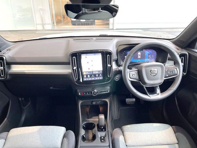 XC40プラス プロ B4 AWD 4WD
