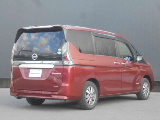 セレナ1.2 e-POWER XV