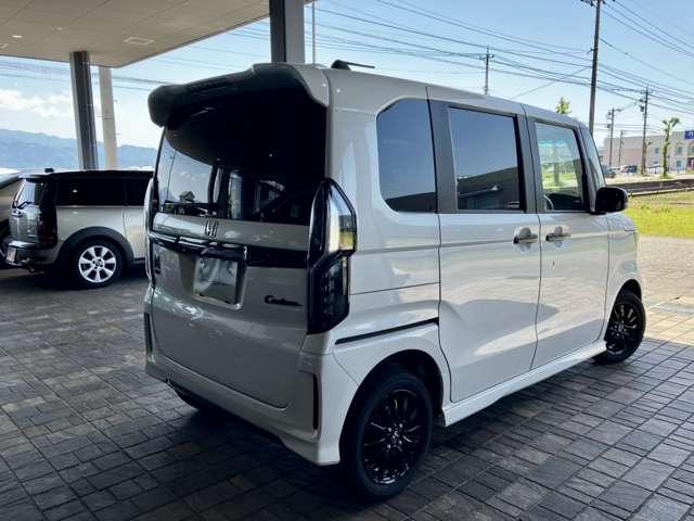N-BOXカスタムL スタイルプラス ブラック 4WD