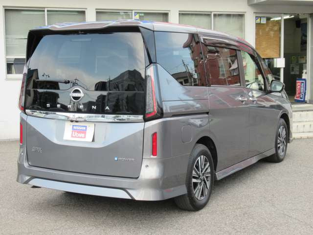 セレナ1.4 e-POWER ハイウェイスターV