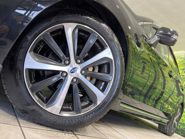 �y����18�C���`�A���~�z�C�[���z�O�ςɃ}�b�`���������A���~�z�C�[���𑕒����Ă���܂��B�e��ЊO�A���~�z�C�[����A�X�^�b�h���X�^�C�����戵�����Ă���܂��B���񂲑��k����������