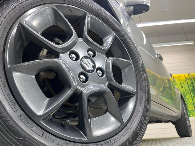 �y�����A���~�z�C�[���z�O�ςɃ}�b�`���������A���~�z�C�[���𑕒����Ă���܂��B�e��ЊO�A���~�z�C�[����A�X�^�b�h���X�^�C�����戵�����Ă���܂��B���񂲑��k����������