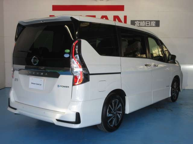 セレナ1.2 e-POWER ハイウェイスターV