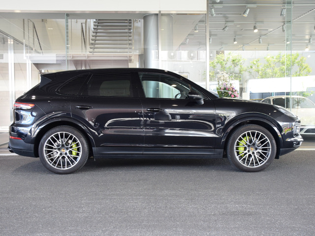 カイエンE ハイブリッド ティプトロニックS 4WD