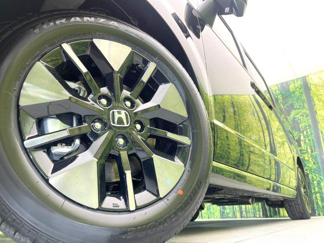 �y����16�C���`�A���~�z�C�[���z�O�ςɃ}�b�`���������A���~�z�C�[���𑕒����Ă���܂��B�e��ЊO�A���~�z�C�[����A�X�^�b�h���X�^�C�����戵�����Ă���܂��B���񂲑��k����������
