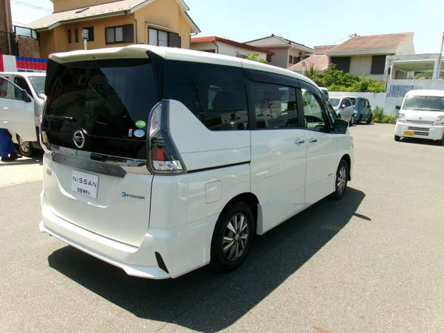 セレナ1.2 e-POWER ハイウェイスターV