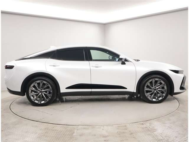 クラウンクロスオーバー2.5 G アドバンスト レザー パッケージ E-Four 4WD