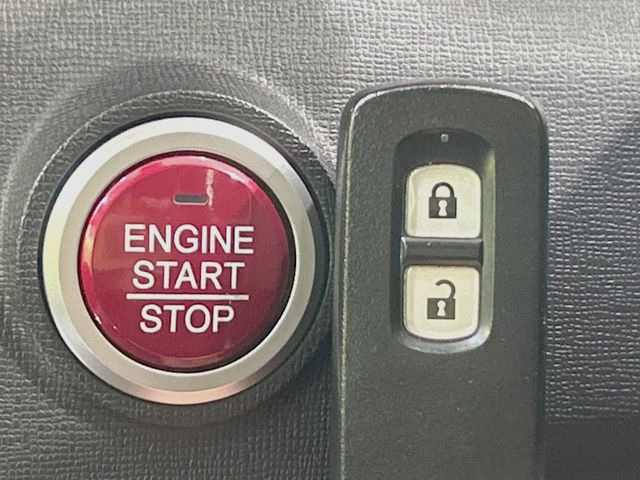 �yHonda�X�}�[�g�L�[�z�J�o����|�P�b�g�ɓ��ꂽ�܂܂ł��h�A�̎{���E�������\�ȃX�}�[�g�L�[�𑕔��B�G���W���̃I���E�I�t�����J�M�����o���K�v����������Ƃ��Ă��֗��ł���